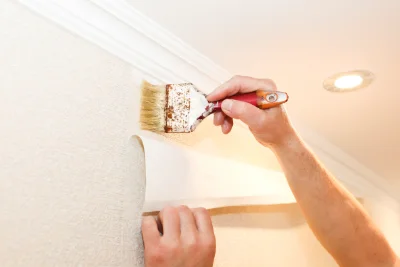 Pose de papier peint à Huisnes-sur-Mer — revêtements muraux et toiles de verre